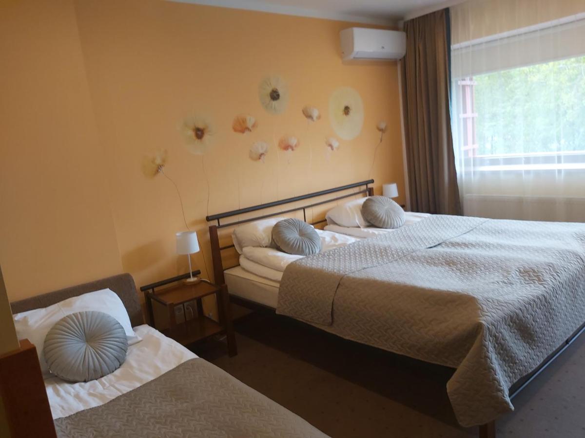 Hotel Green Smiltyne Panevezys Exterior photo